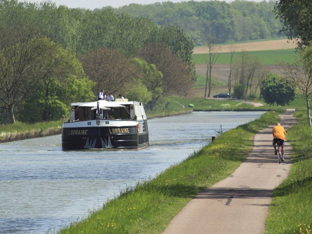 Alsace à vélo électrique le long des canaux