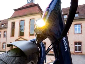 Lumière : 1 équipement obligatoire à vélo
